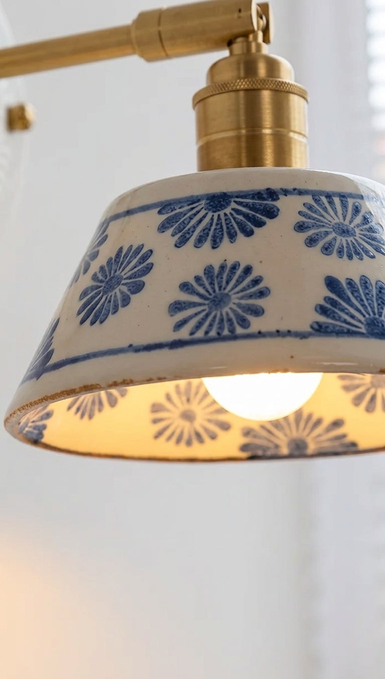 Bleuet — Applique en céramique peinte