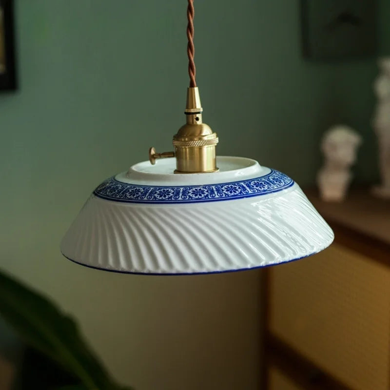 Aubépine — Suspension en céramique à décor bleu