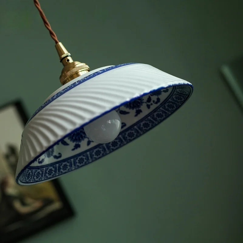 Aubépine — Suspension en céramique à décor bleu