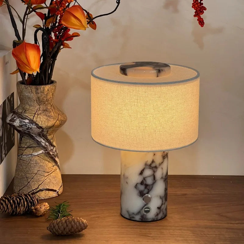 Gypsophile — Lampe à poser en marbre