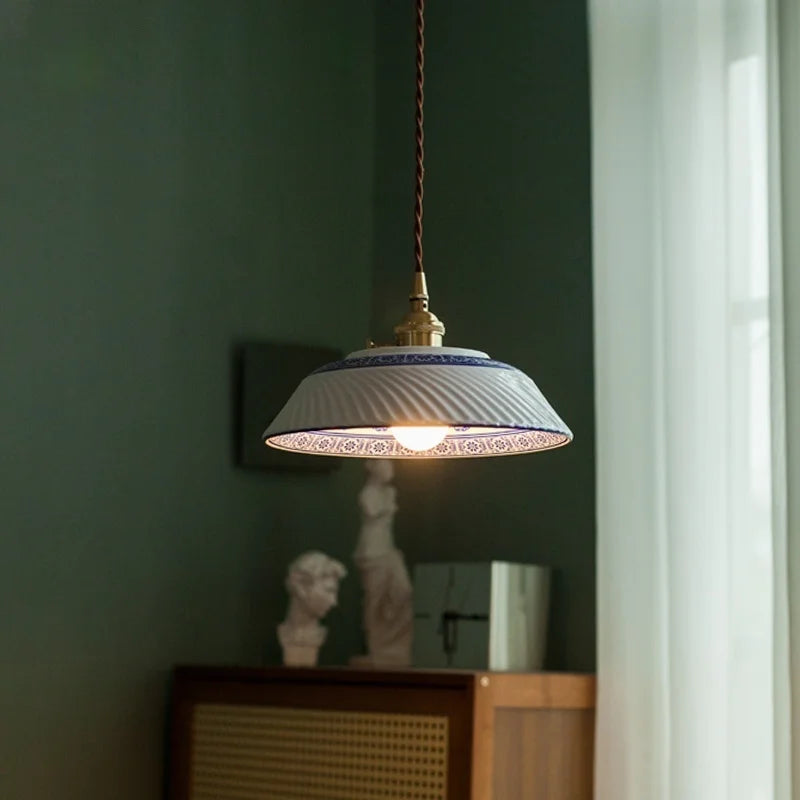 Aubépine — Suspension en céramique à décor bleu