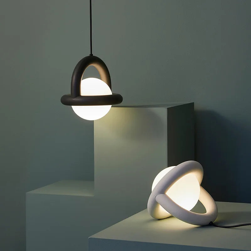 Crocus — Suspension globe opaline