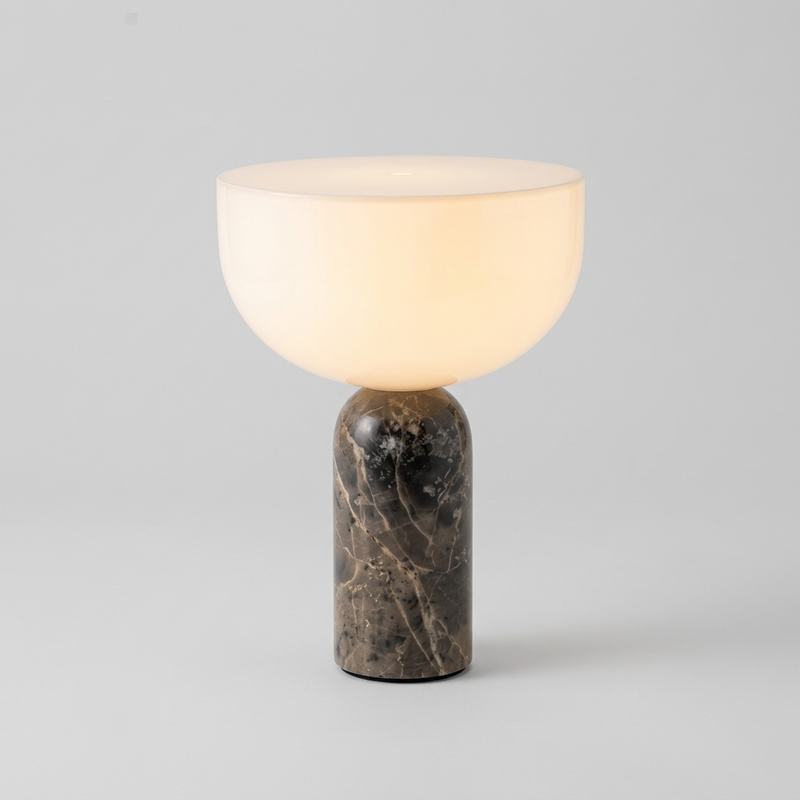 Angélique, lampe à poser en marbre noir et coupe en opaline