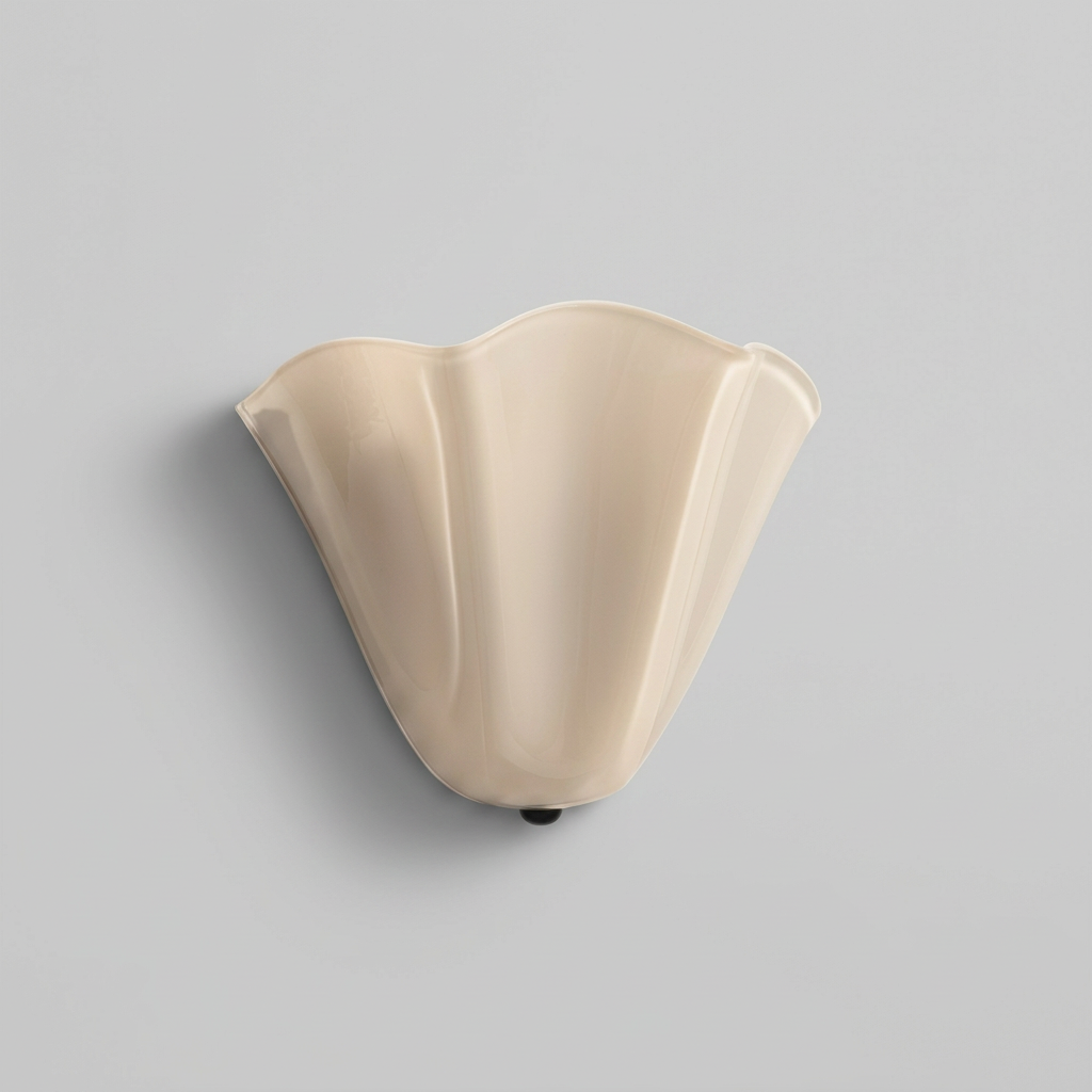 Amaryllis, applique en verre, packshot sur fond gris clair